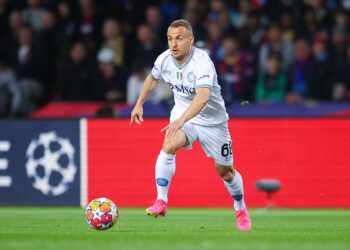 BARCELONA, SPAIN - MARCH 12: Stanislav Lobotka of SSC Napoli run with the ball during the UEFA Champions League 2023/24 round of 16 second leg match between FC Barcelona and SSC Napoli at Estadi Olimpic Lluis Companys on March 12, 2024 in Barcelona, Spain. (Photo by Eric Alonso/Getty Images)