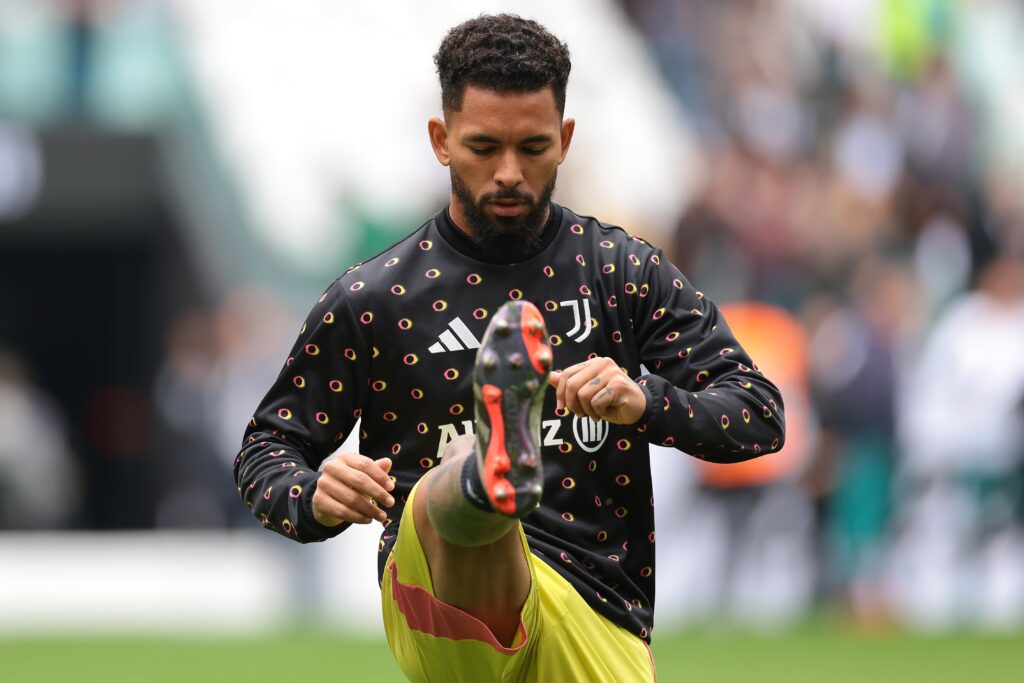 Douglas Luiz to Manchester City