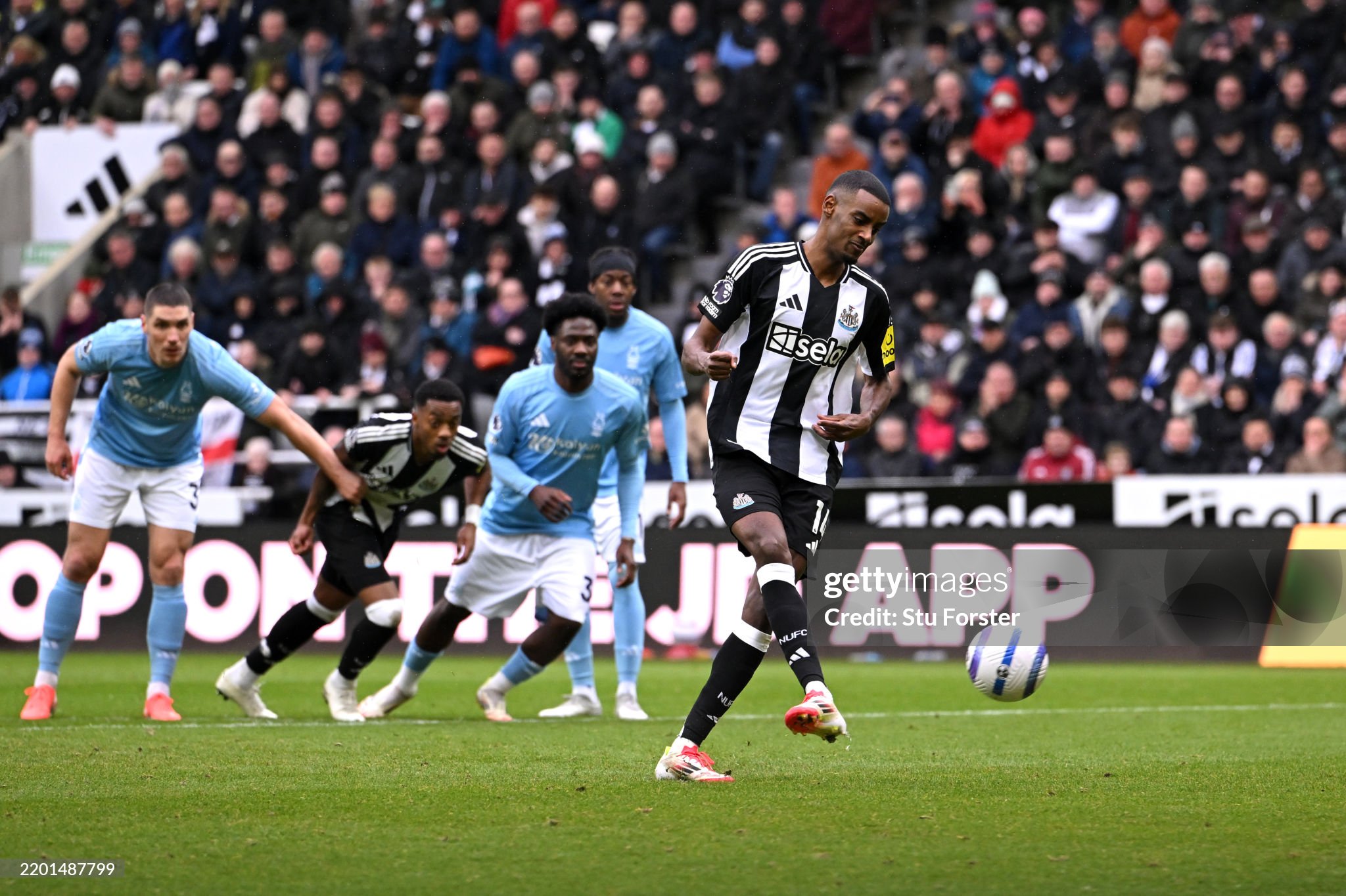 Newcastle United forward Alexander Isak finds the net from the spot.
