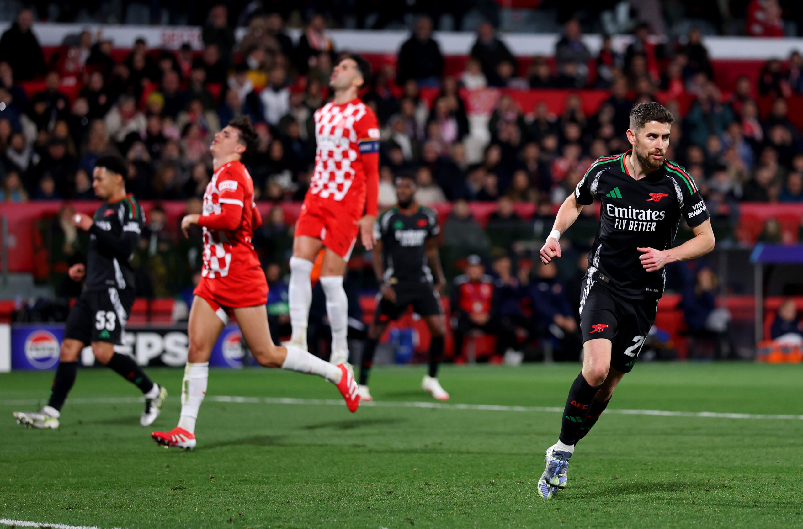 Arsenal midfielder Jorginho celebrates his goal