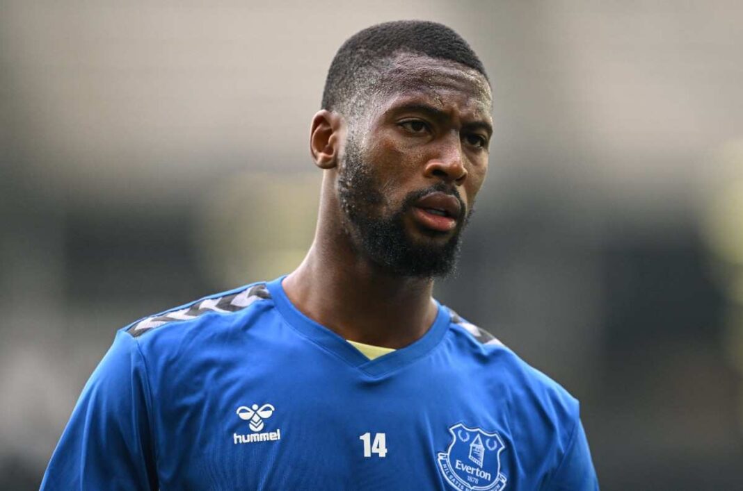 everton-fc-v-arsenal-fc-premier-league (1) Everton player Norberto Bercique