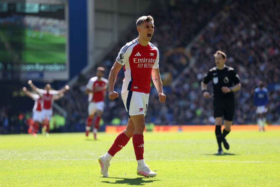 Leandro Trossard of Arsenal