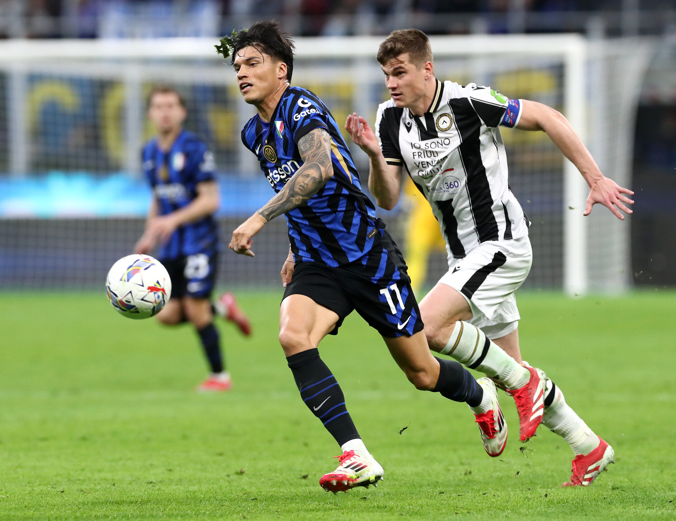 Leeds target Bijol in action against Inter Milan
