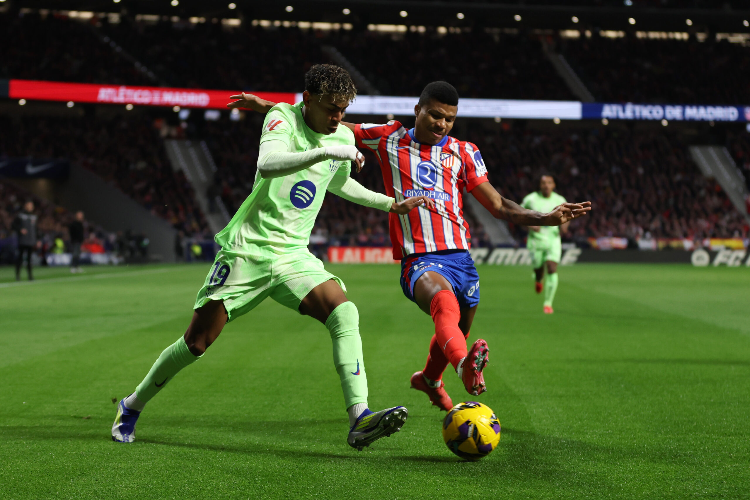 Rumoured Sunderland signing Reinildo Mandava in action against Barcelona