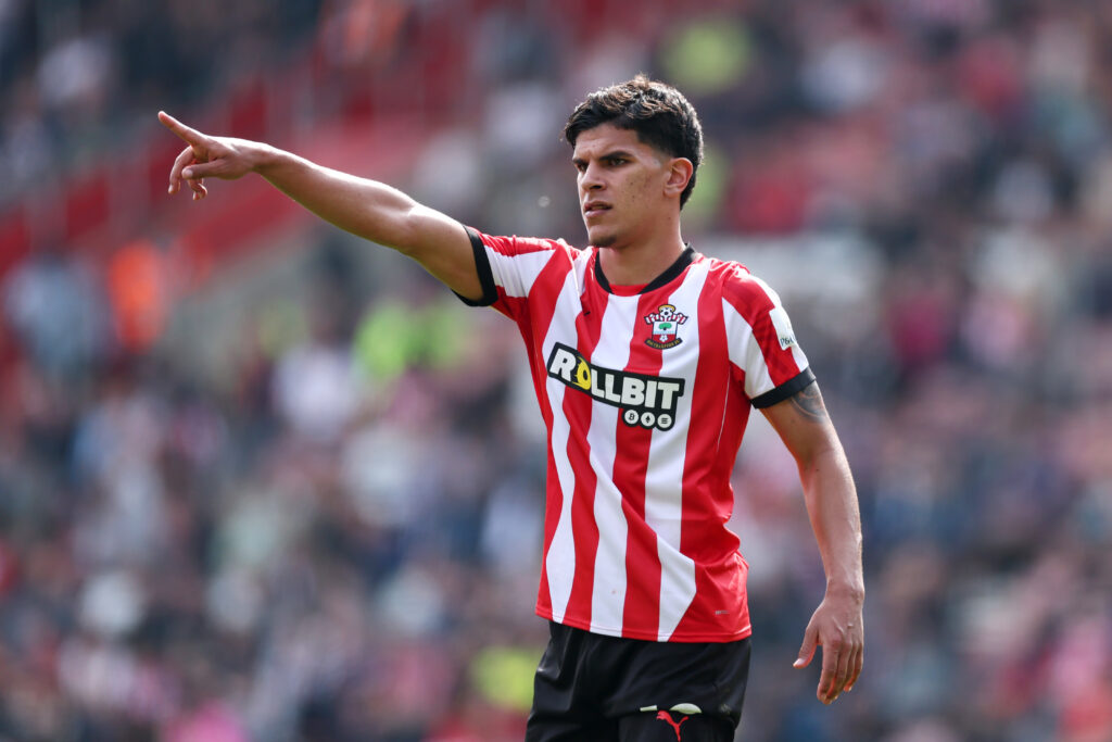 There is a lot of activity at the London Stadium this summer transfer window. Under the leadership of Graham Potter, West Ham United are trying to create a new look to their squad. The performance of the team have been inconsistent in the last few seasons - sometimes memorable moments in European tournaments, and sometimes disappointing results in the league.In such a situation, the club are trying to add players who can give stability and strength to the team for a long time, especially after the dismal season in the Premier League in 2024/25. However, the transfer market does not always provide you with a straight path, and this time, too, the story seems to be somewhat the same for the Hammers. West Ham United's recent season has been a mixed bag. The team won some big matches, but the lack of stability kept them at the bottom half of the points table. After Potter's arrival, the club's priority are clear, and that is to create the right balance of youth and experienced players in the squad. The club are seemingly keeping an eye on names who are not only technically strong but can also mentally handle the pressure of the Premier League. New targets are constantly being named in the media, and now a new name is doing the rounds that has fans curious. Southampton's stance on West Ham United target Mateus Fernandes raises the heat West Ham United have sent an initial offer to Southampton for 21-year-old Mateus Fernandes. However, it is reported by Alfie House that the Saints did not even bother to look at the offer. The reason is clear that the club did not like either the fee or the payment structure. Fernandes has another four years left in his contract, and Southampton are in no hurry to sell him. The club have valued the player at over £30m, which is well above the Hammers' initial offer. According to reports, Southampton are in no mood to reconsider this offer. If West Ham want Fernandes, they will either have to increase the offer amount significantly or come up with a new offer that is attractive to the Saints. Meanwhile, Potter sees the player as a long-term solution in midfield, but the picture is not clear yet. Opinion: This development has dealt an early blow to Potter's transfer plans as the market will come to an end in a few days. A young and versatile player like Fernandes can bring new energy to the team's midfield, but Southampton's tough stance suggests that West Ham will have to be aggressive in pursuing this deal. The initial failure does not mean the matter is over, but if the right decision is not made on time, the club may have to look for other options. This could become a test case for West Ham—whether they will stand firm in the market for their priority targets or succumb to the circumstances. For Potter, this is also an opportunity to show how far he can fight for the club's needs. Fans are hoping that this story turns into a strong signing rather than just being a rumour.