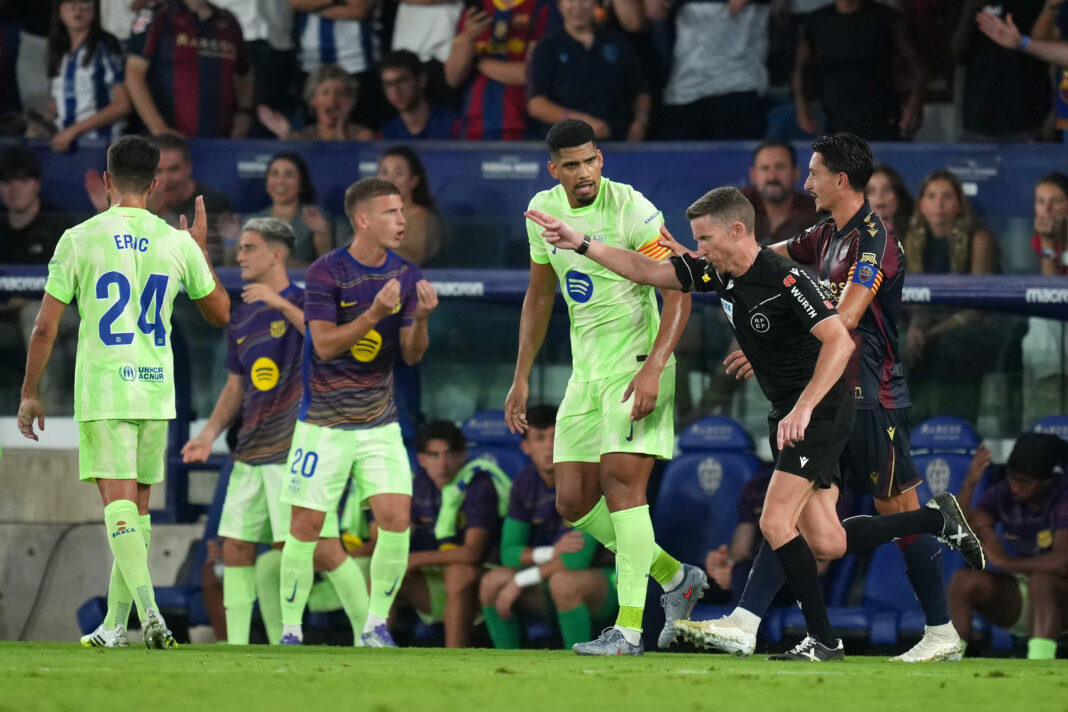 Levante UD v FC Barcelona - LaLiga EA Sports Barcelona