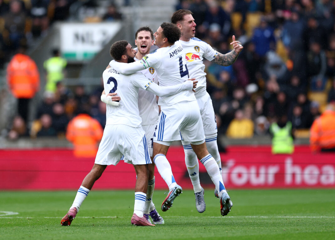 Leeds United players celebrate against Wolves