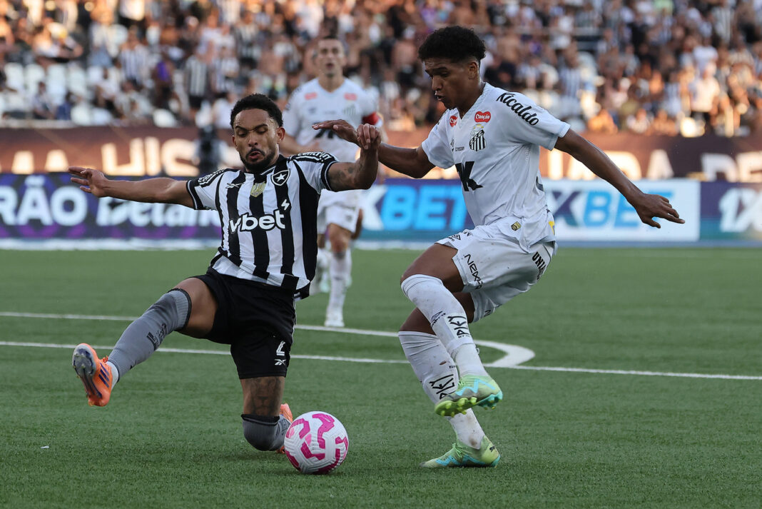 Botafogo v Santos - Brasileirao 2025 Everton news