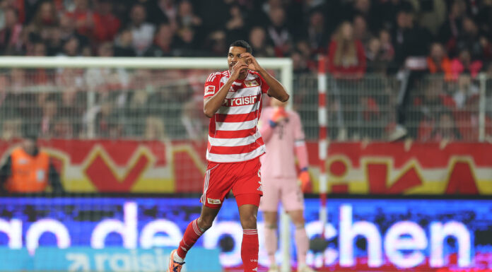 Bundesliga Defender Is Keen On Joining Leeds United: Should Farke Get Him On Board? Leeds United