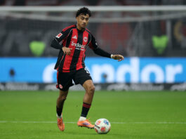 Manchester United Are Keeping Tabs On This Bundesliga Full-Back: Should Carrick Go For Him? Manchester United