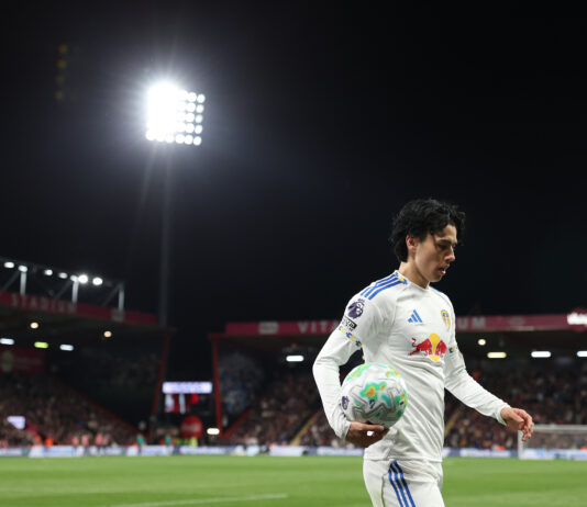 Will Farke Make Any Changes? | 3-4-2-1 Leeds United Predicted Lineup Vs Chelsea Leeds United