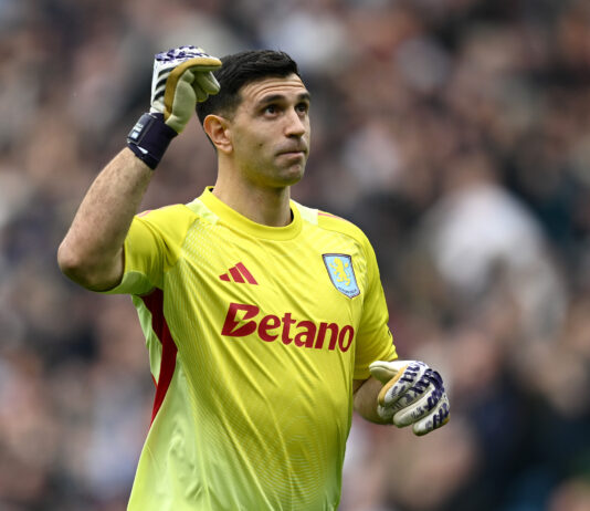 Former Aston Villa Scout Bats For The Departure Of Club’s Top Earner: Do The Club Need Him? Emiliano Martínez of Aston Villa