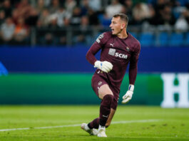 Leeds United Submit €10m Bid For Goalkeeper’s Signing: Is He The Tactical Upgrade That Farke Needs? Leeds United