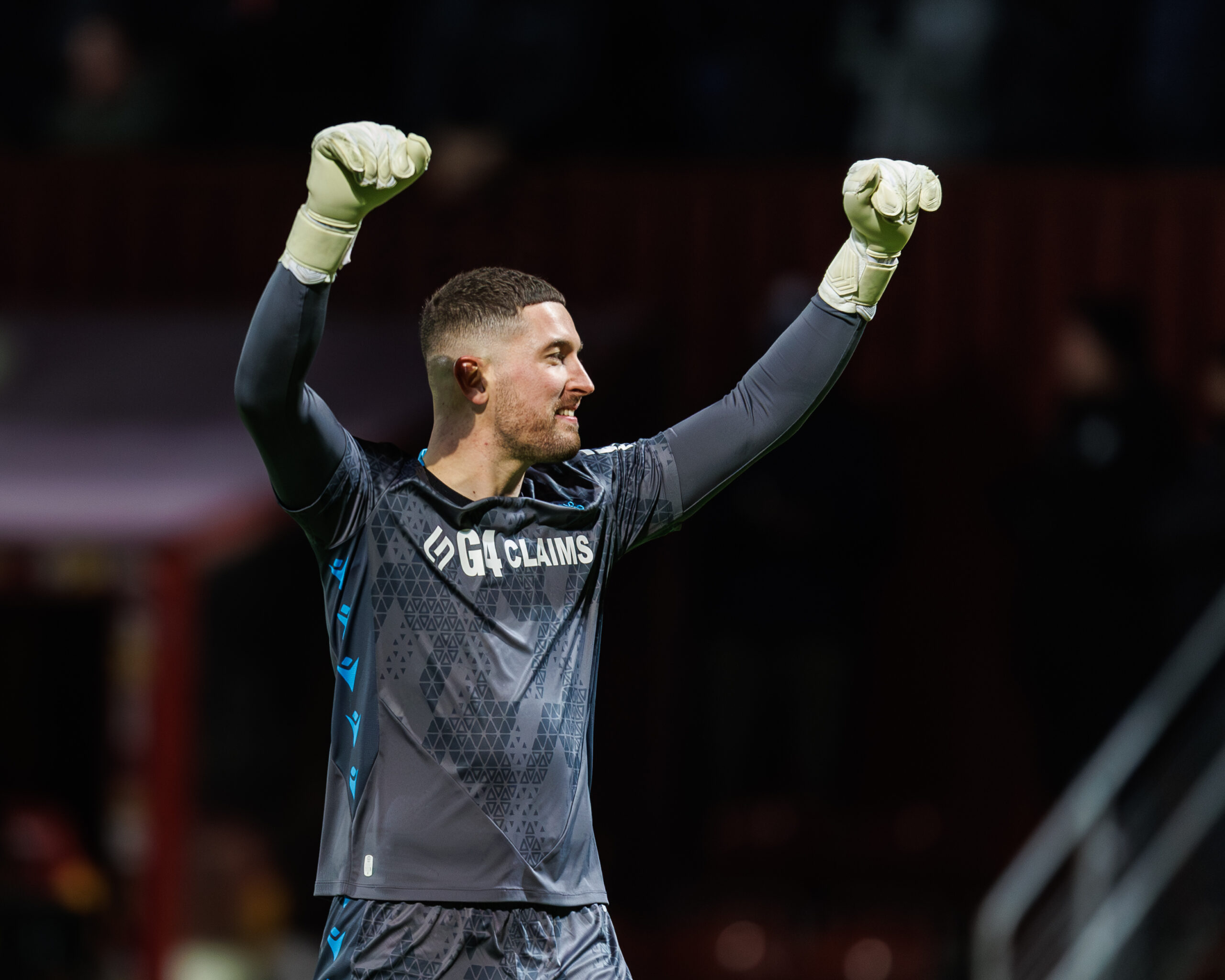 Celtic target Ward celebrates for Motherwell