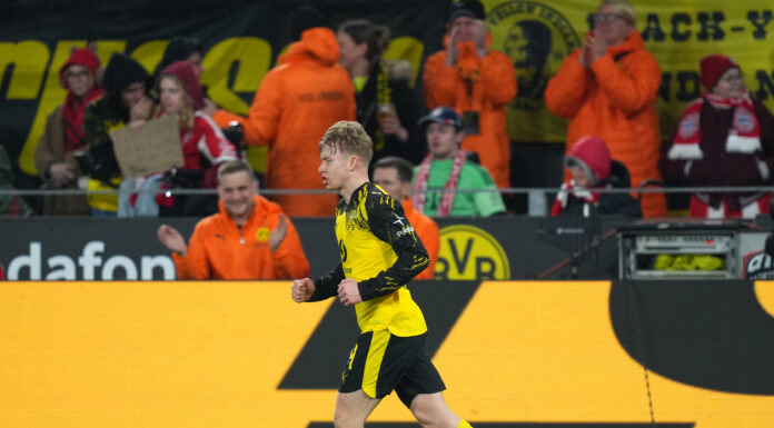 Manchester United Are Keeping Tabs On This Borussia Dortmund Full-Back: Should Carrick Go For Him? Manchester United