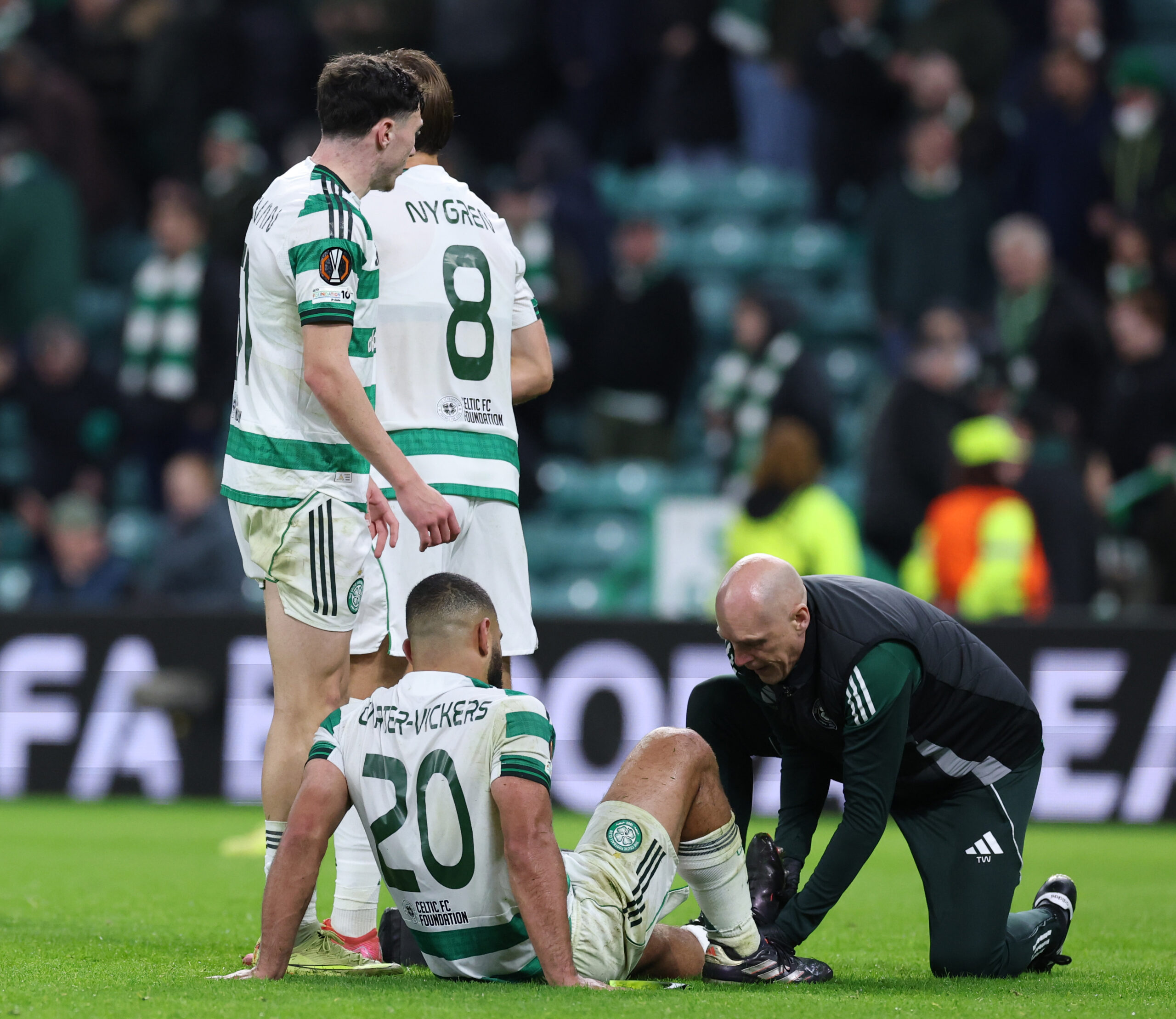 Celtic defender Carter-Vickers suffers injury
