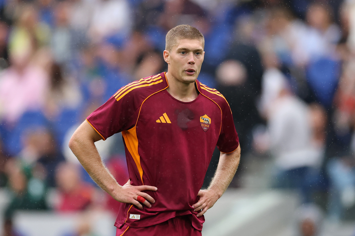 Roma set to part ways with Artem Dovbyk this summer, with Everton among the clubs interested in signing the Ukrainian striker.